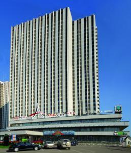,هتل ایزمایلوو آلفا
روسیه / مسکو(Izmailovo Alpha Hotel
Russian / Moscow ),مهمانان می توانند زمانی را در اتاق بخار به آرامش سپری کنند.اتاق جلسه کاملا مجهز در هتل موجود ميباشد.,